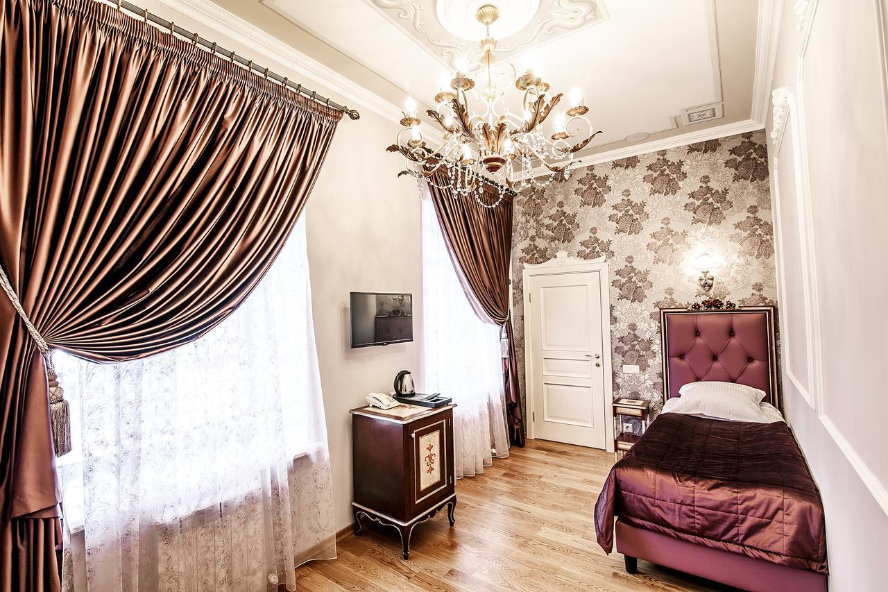 Art Hotel Aleksandrovsky Kostroma Bagian luar foto