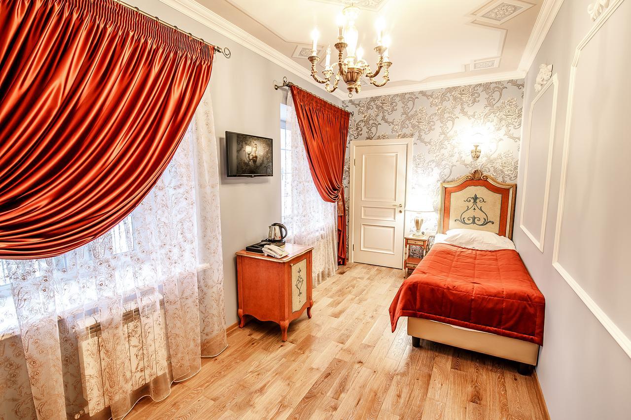 Art Hotel Aleksandrovsky Kostroma Bagian luar foto