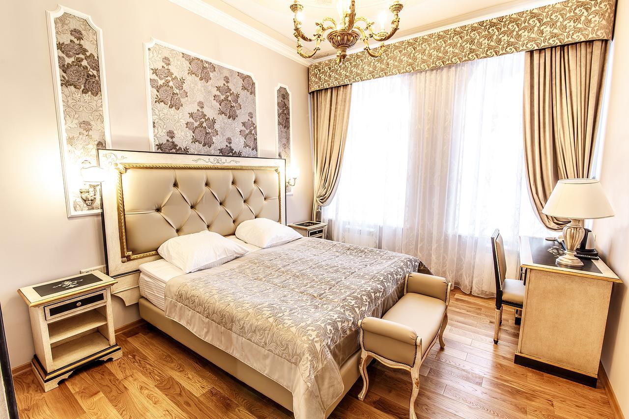 Art Hotel Aleksandrovsky Kostroma Bagian luar foto